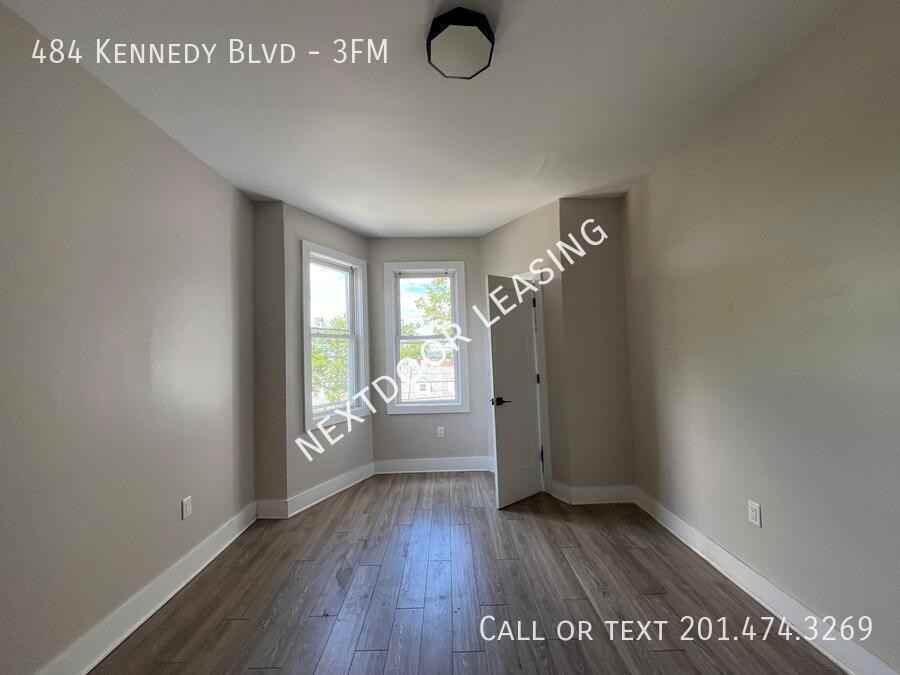 484 Kennedy Blvd #3FM - Photo 7 of 9