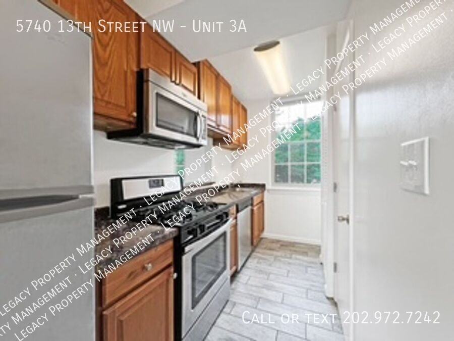 5740 13th St Nw #3A - Photo 7 of 9