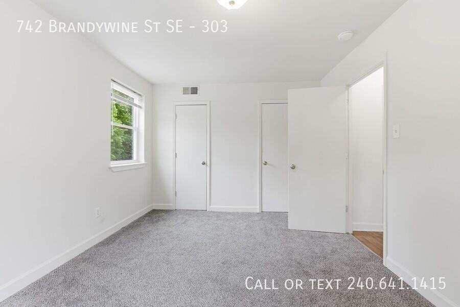 742 Brandywine St Se #303 - Photo 4 of 9