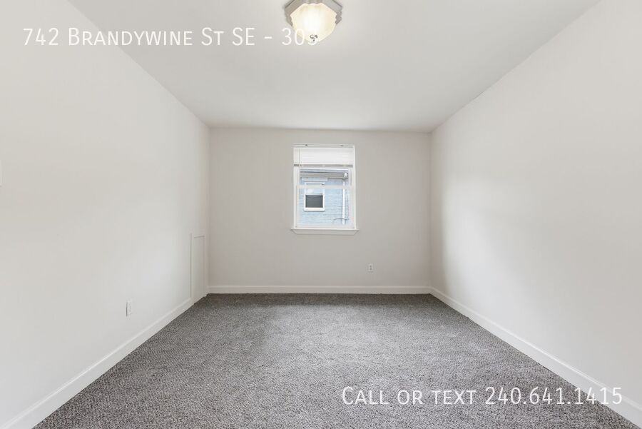 742 Brandywine St Se #303 - Photo 5 of 9