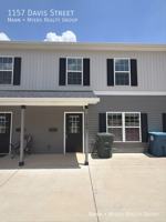 featured image of 1157 Davis St