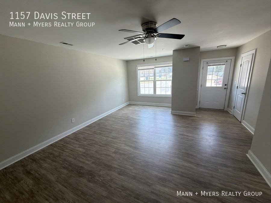 1157 Davis St - Photo 2 of 9