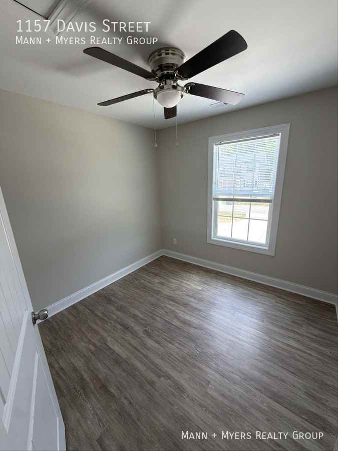 1157 Davis St - Photo 6 of 9