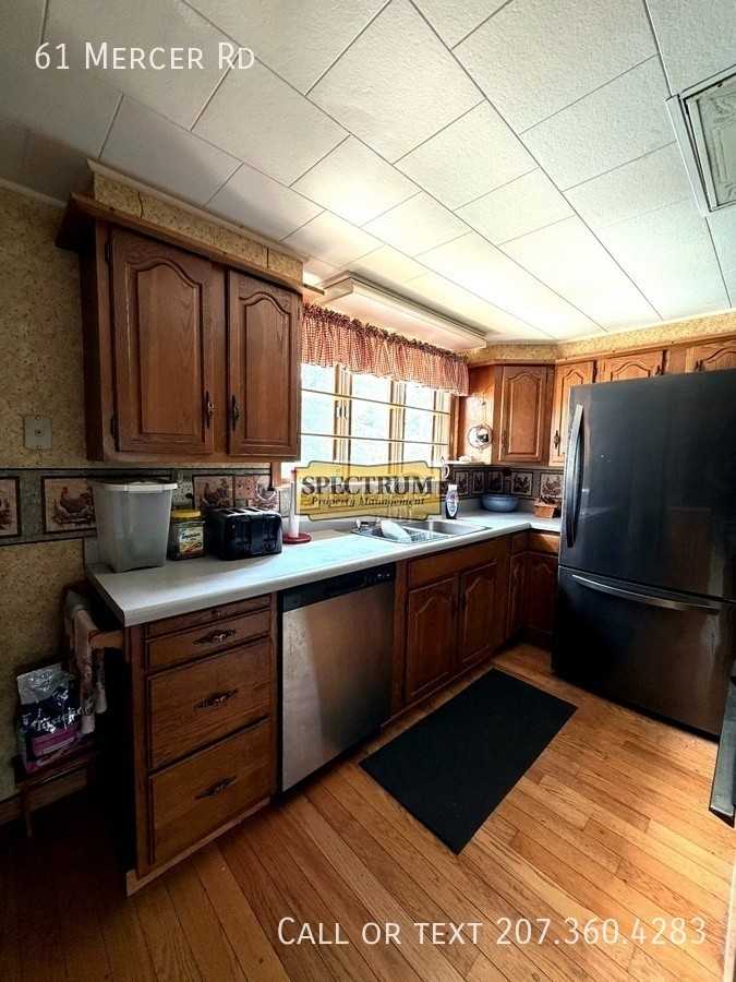 61 Mercer Rd - Photo 2 of 17