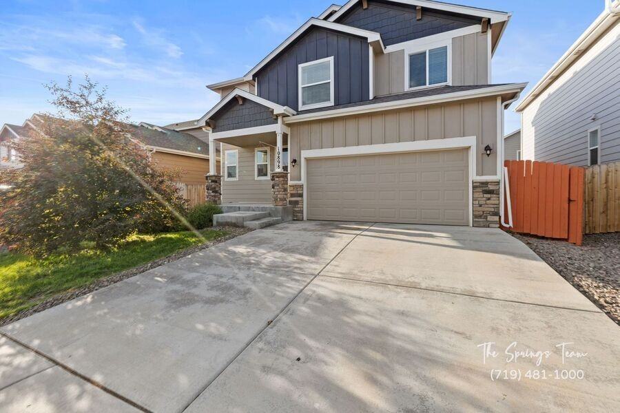 10898 Rowley Dr - Photo 2 of 37