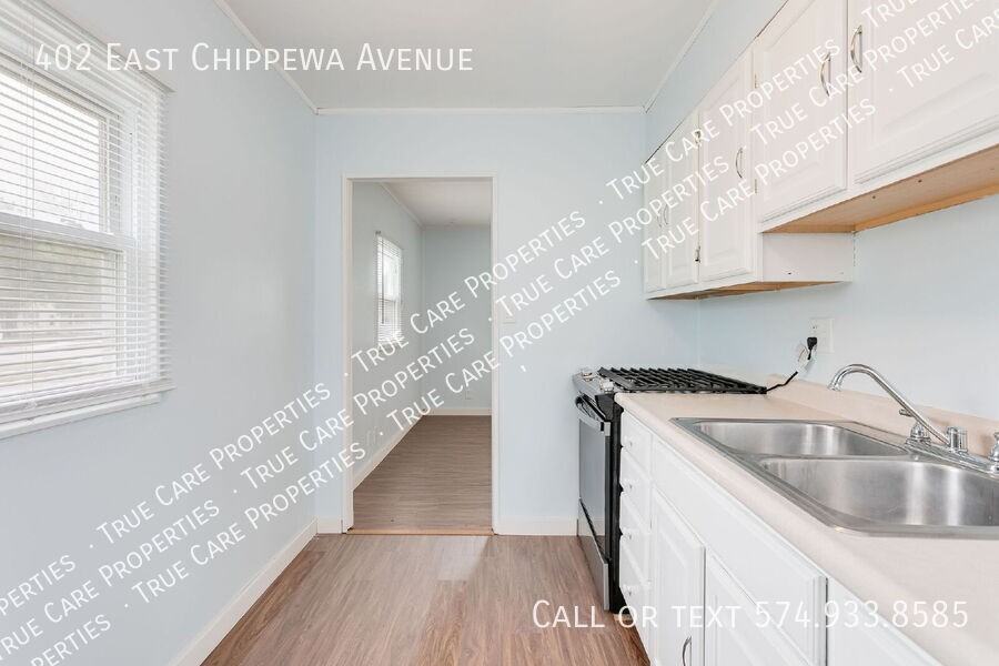 402 E Chippewa Ave - Photo 6 of 17