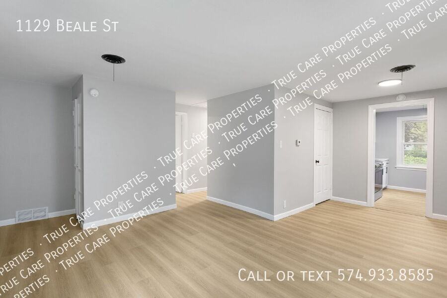 1129 Beale St - Photo 4 of 32
