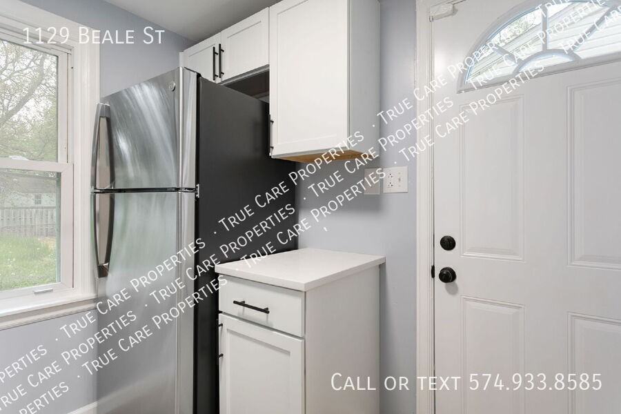 1129 Beale St - Photo 6 of 32