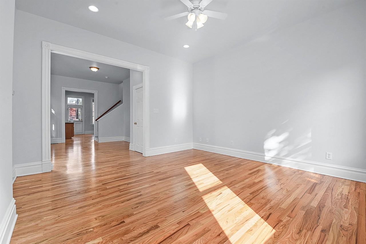 2267 Indiana Ave - Photo 5 of 20
