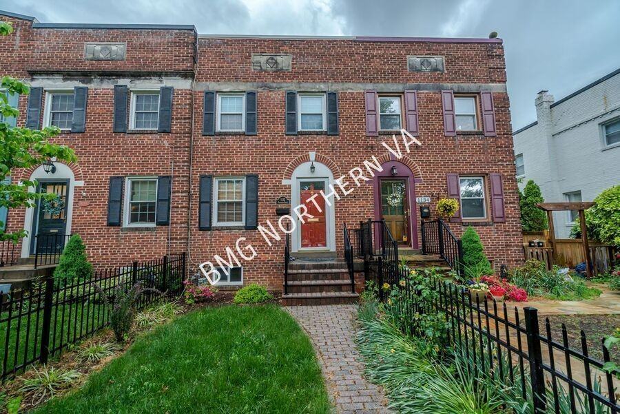 1132 Powhatan St