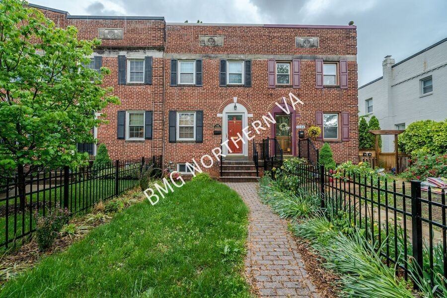 1132 Powhatan St - Photo 2 of 28