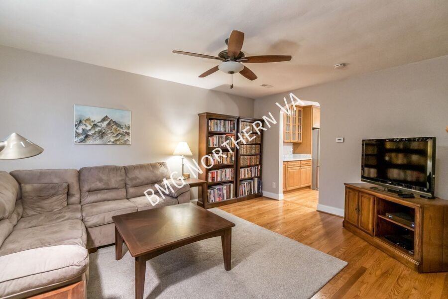 1132 Powhatan St - Photo 6 of 28