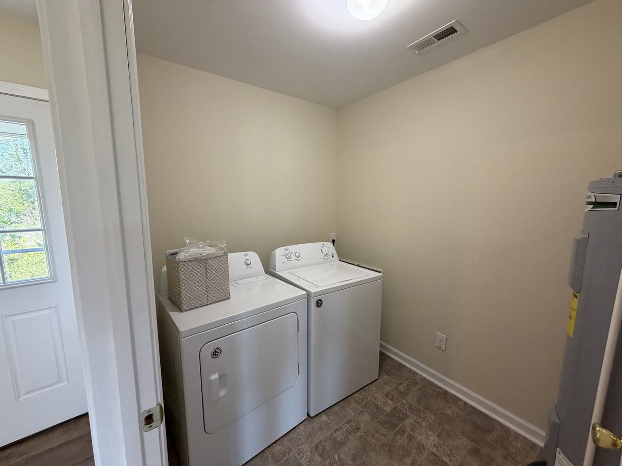 4876 Loop Rd - Photo 3 of 15