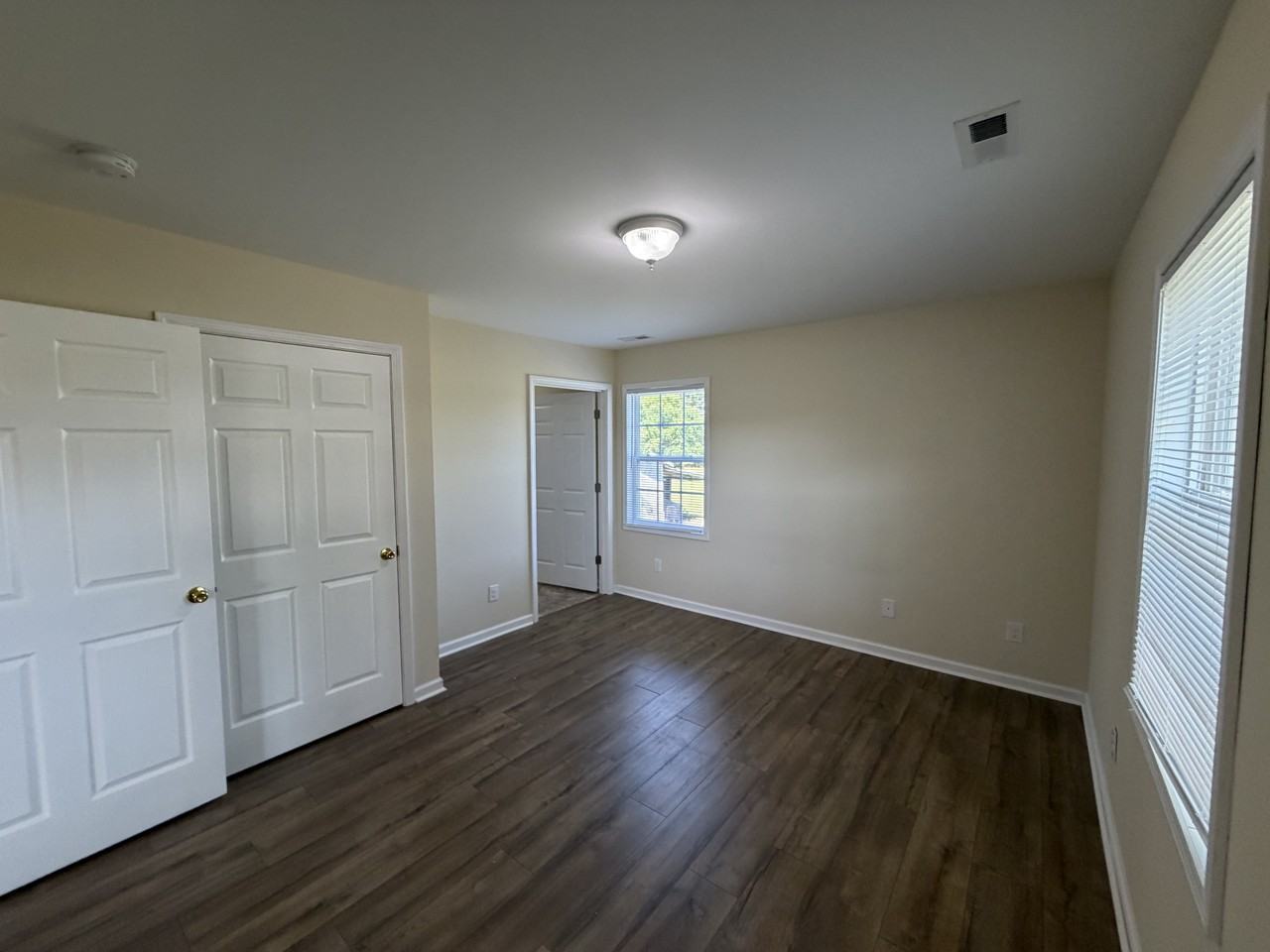 4876 Loop Rd - Photo 6 of 15
