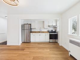 featured image of 926 Gilmore St #F