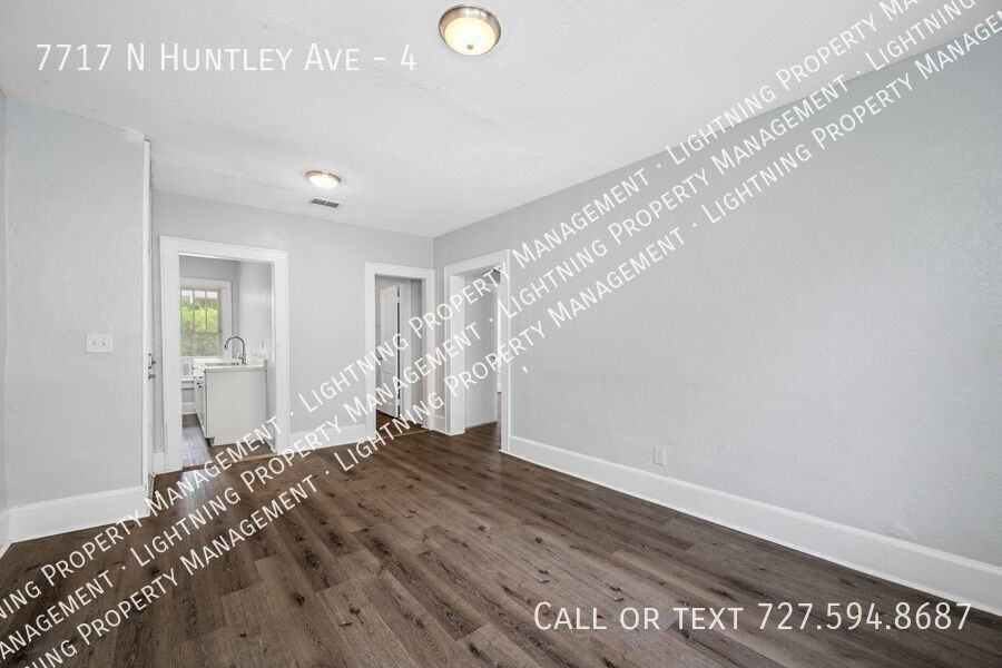 7717 N Huntley Ave #4 - Photo 5 of 33
