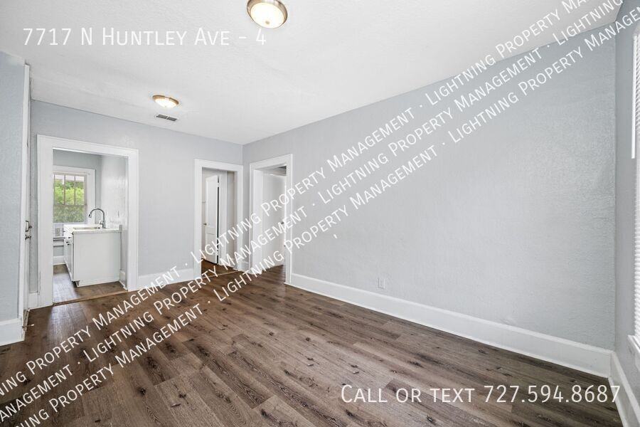 7717 N Huntley Ave #4 - Photo 7 of 33