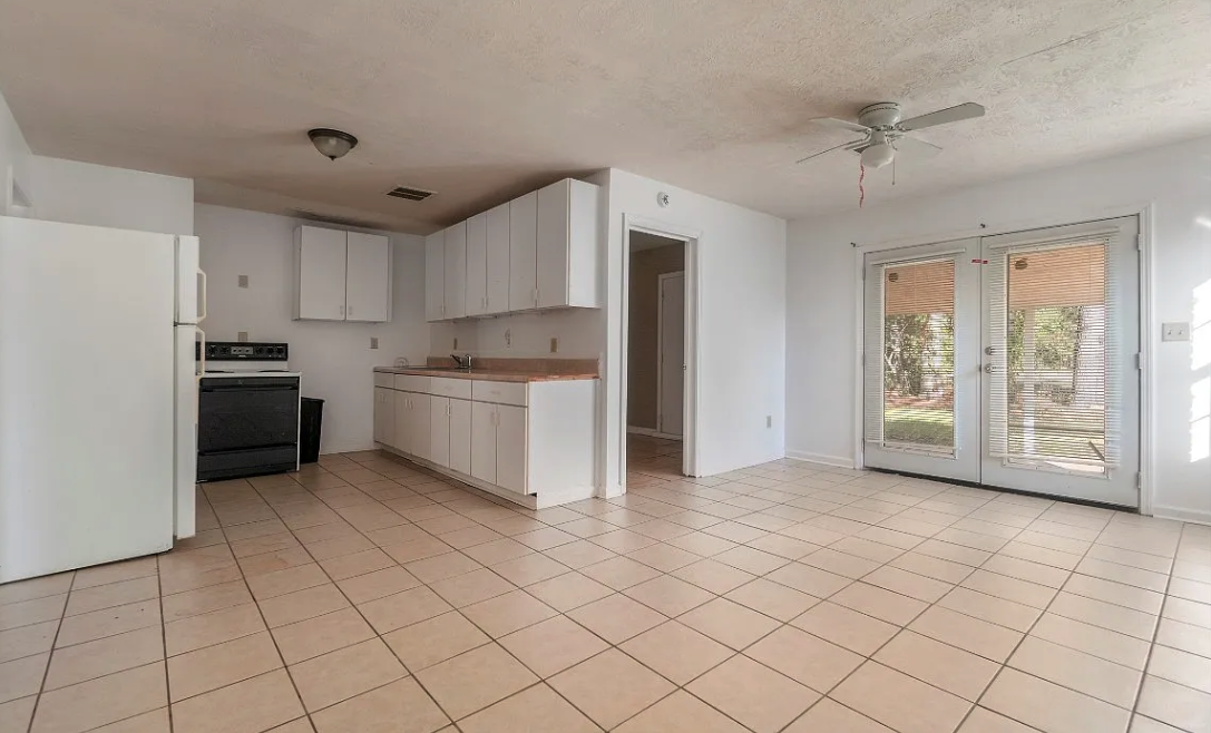 6458 Pinebrook Dr - Photo 4 of 11