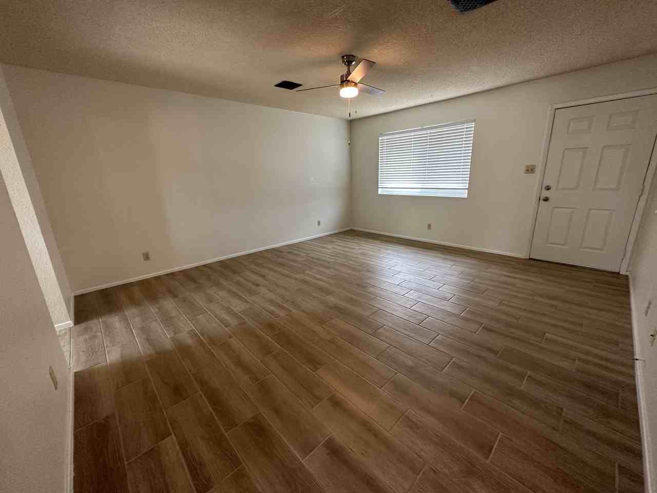 4352 W 18th St - Photo 5 of 17