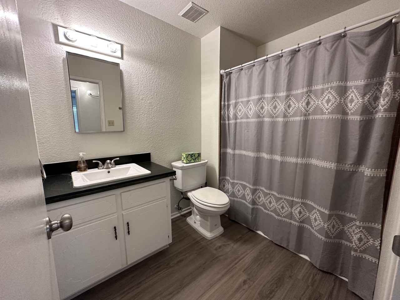 4352 W 18th St - Photo 6 of 13