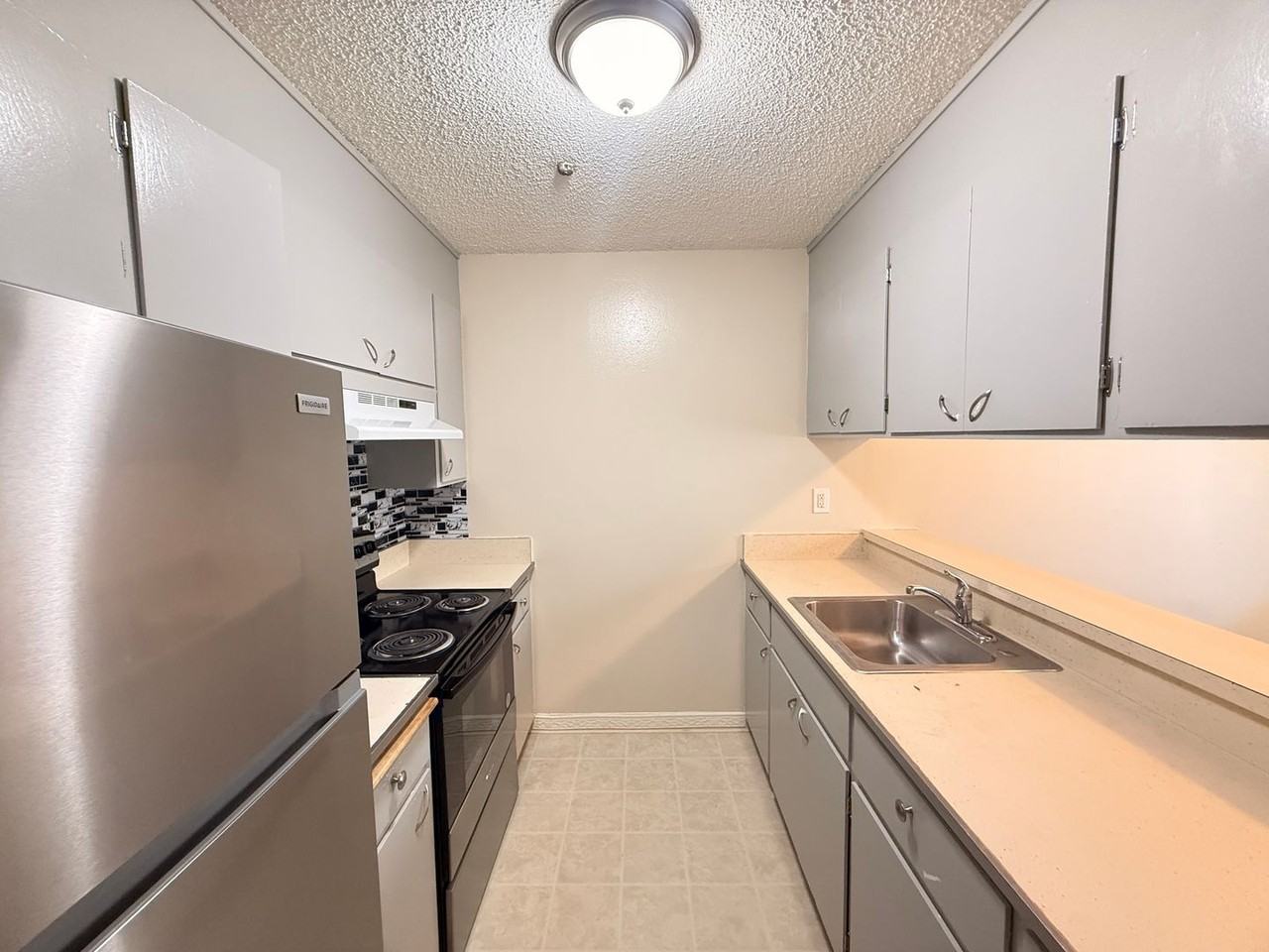 447 S E St #19 - Photo 2 of 8