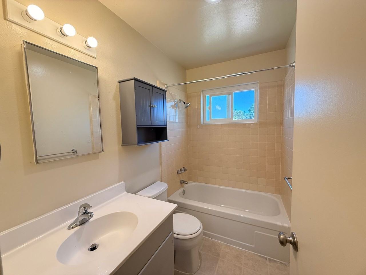 447 S E St #19 - Photo 5 of 8