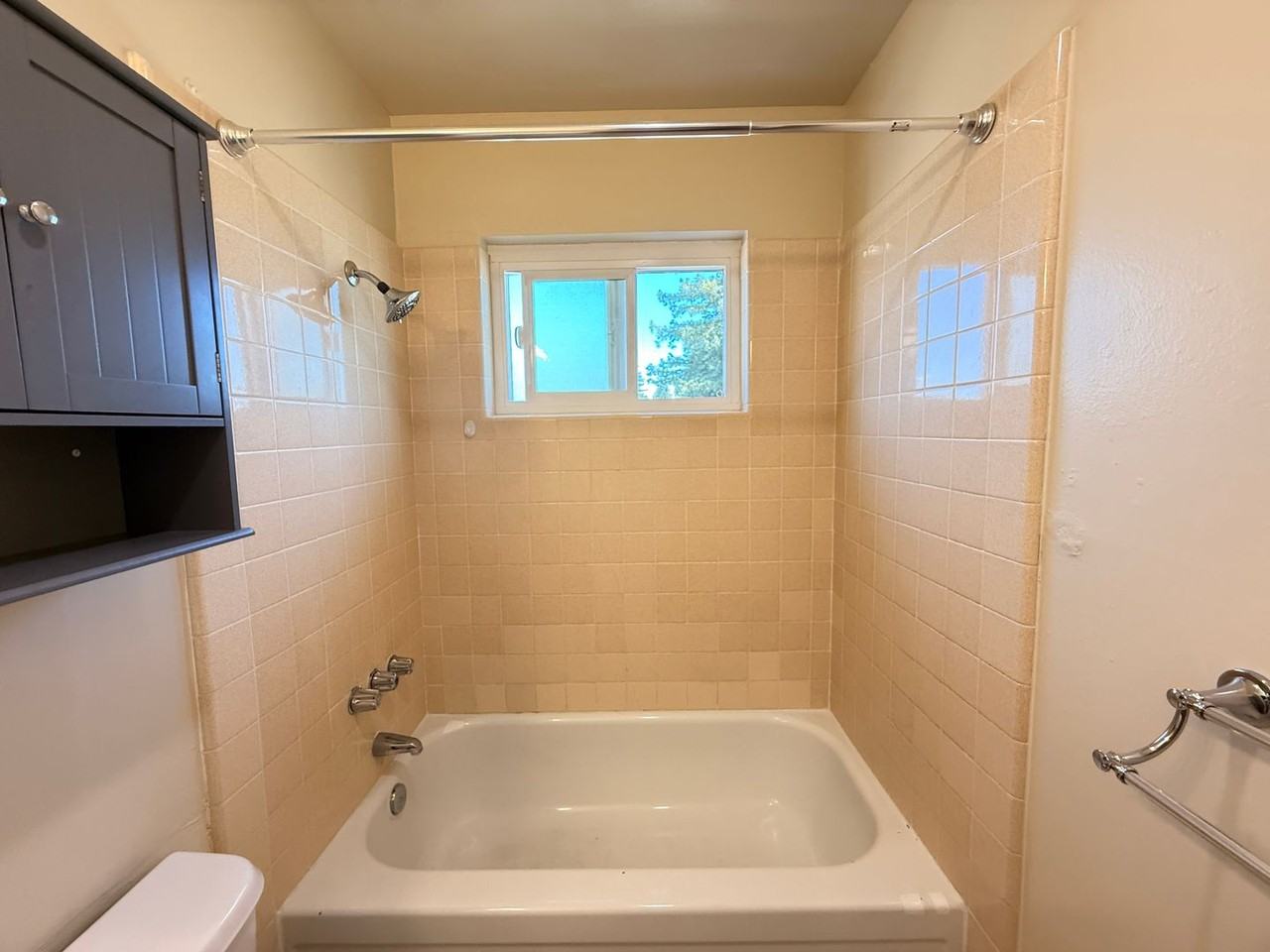447 S E St #19 - Photo 6 of 8