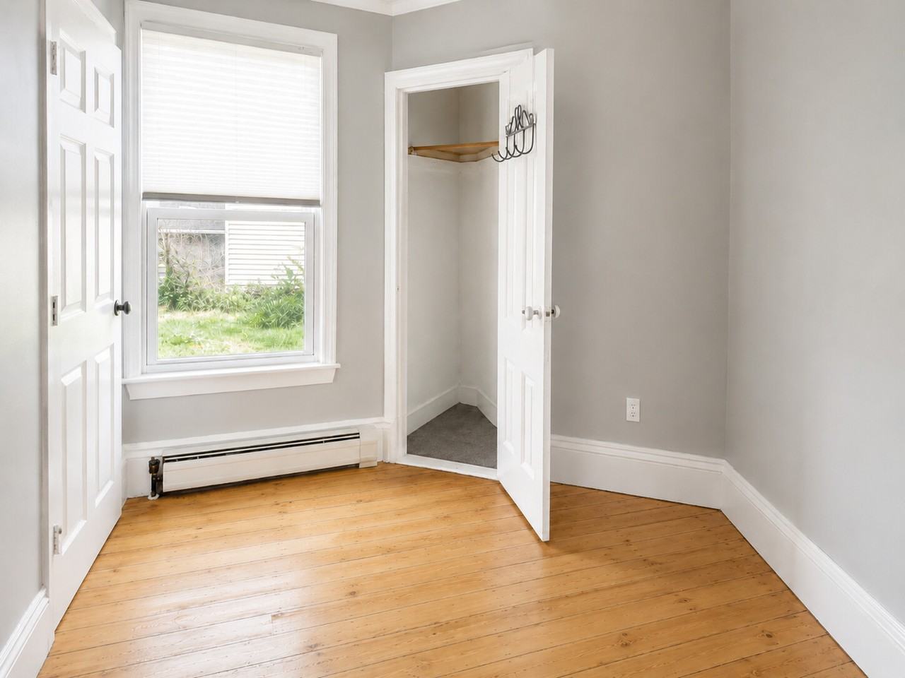 1527 Purchase St #1 - Photo 5 of 10