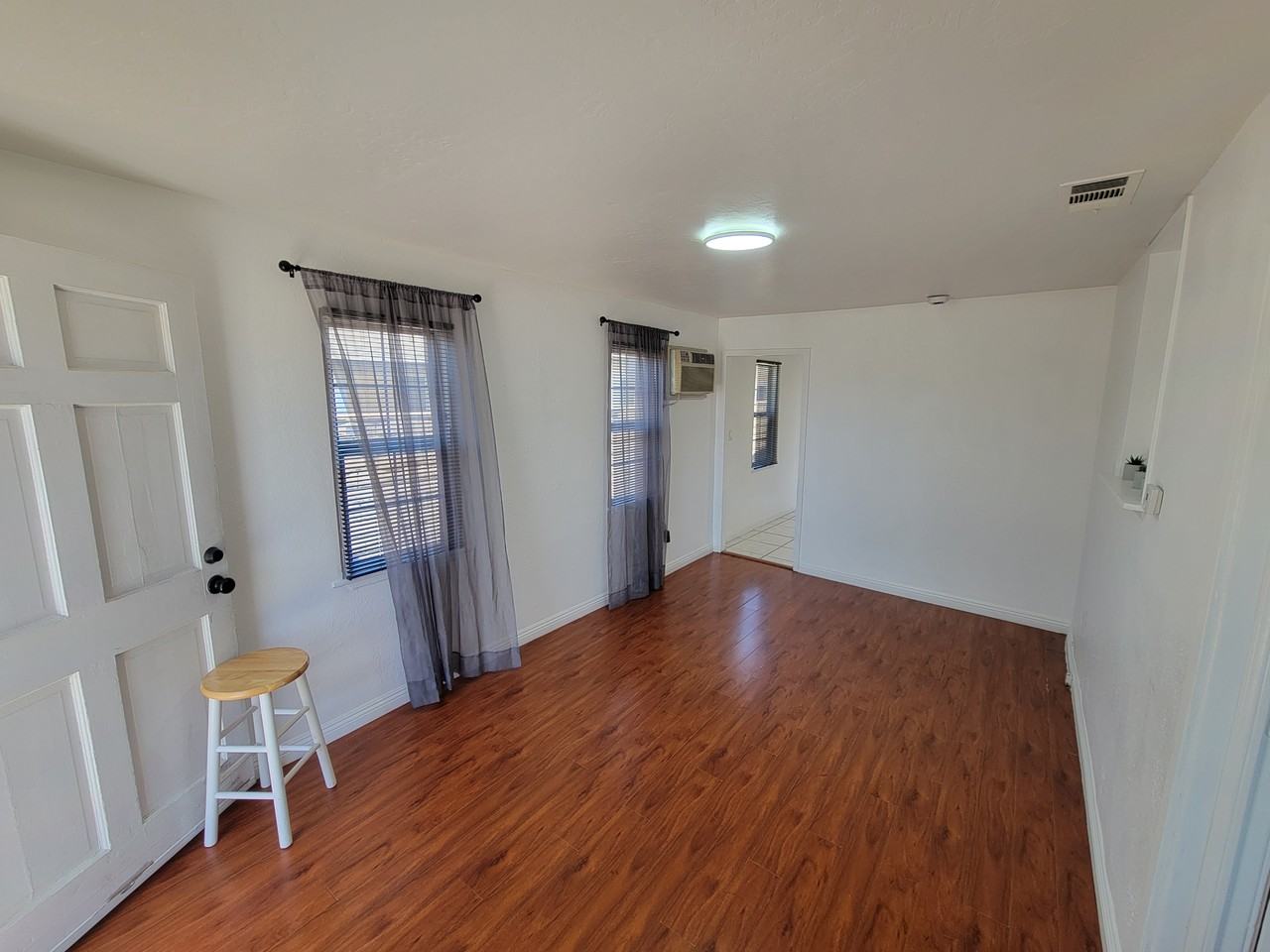 160 N Soldano Ave #NA - Photo 7 of 26