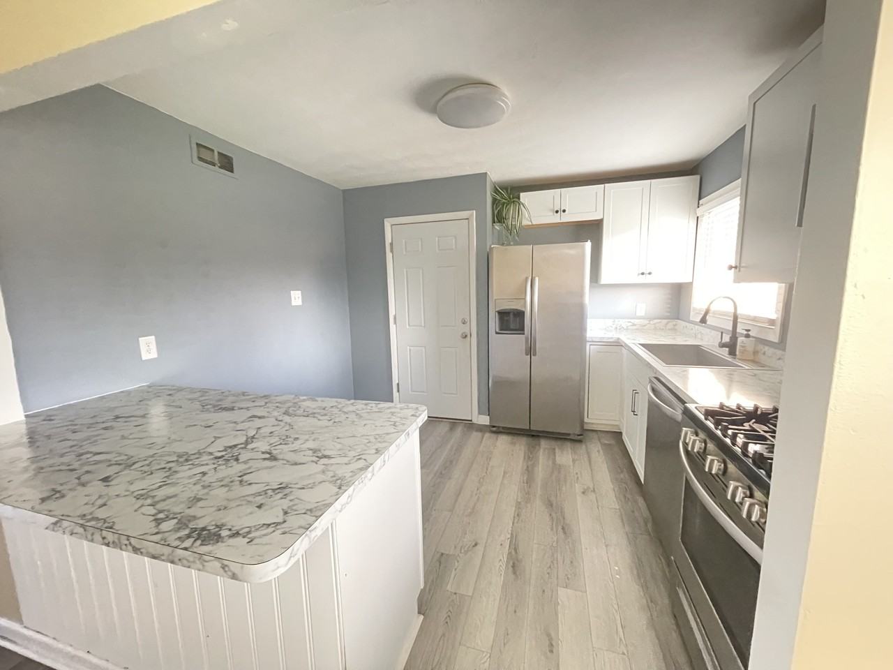 2217 Helsley Ave #NA - Photo 4 of 19