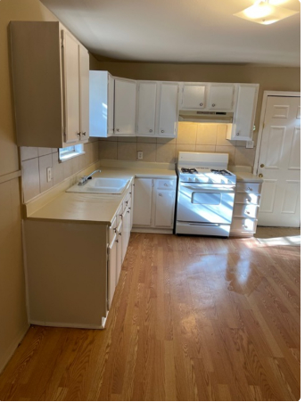 1113 Tower St - Photo 3 of 12