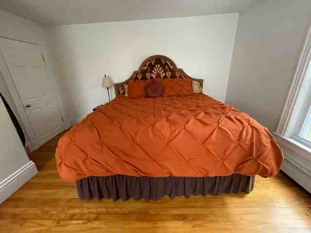 49 Warren St #B - Photo 6 of 34