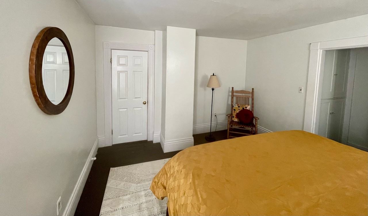 49 Warren St #B - Photo 7 of 34