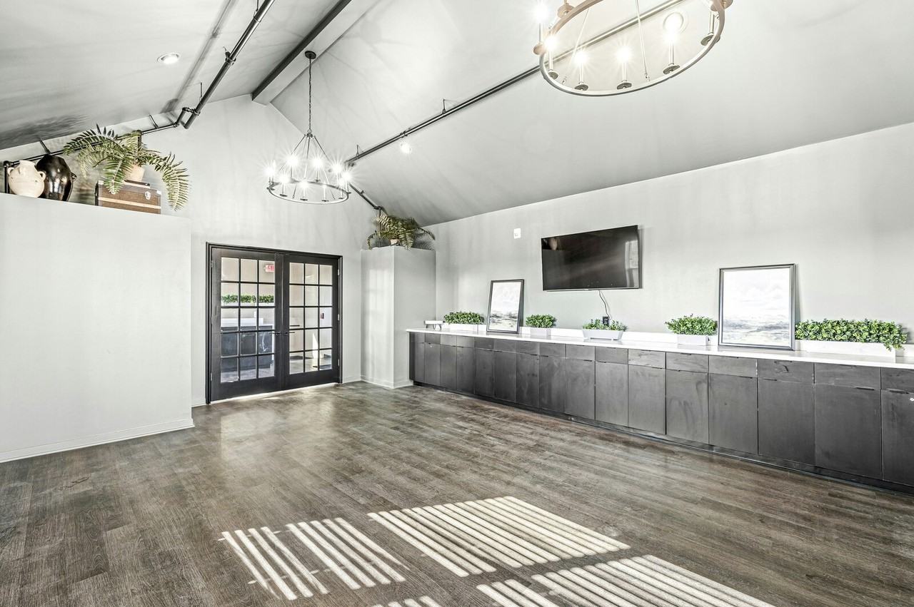 230 North 10th Street, Unit 130 South - Photo 4 of 13