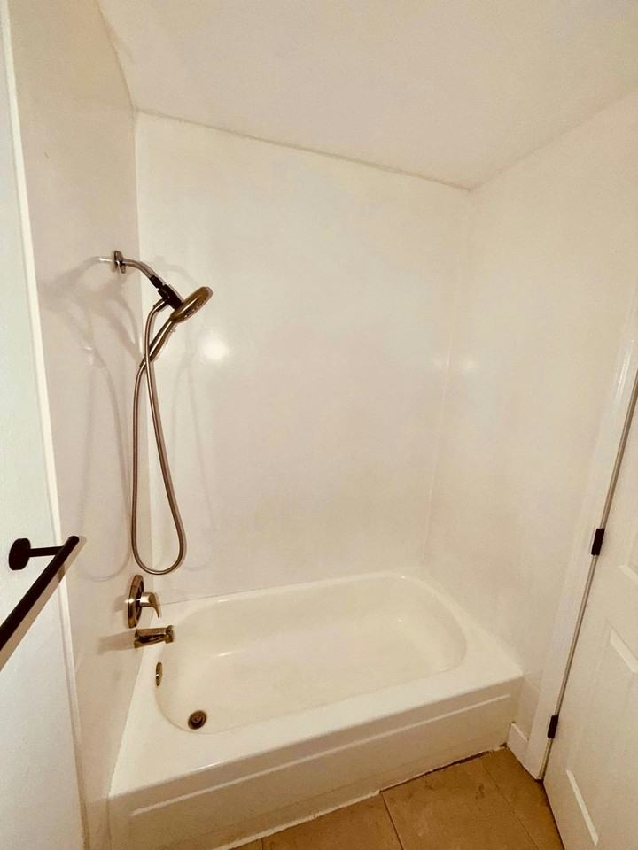5544 Keoncrest Cir, Unit SQ1-3 - Photo 7 of 12