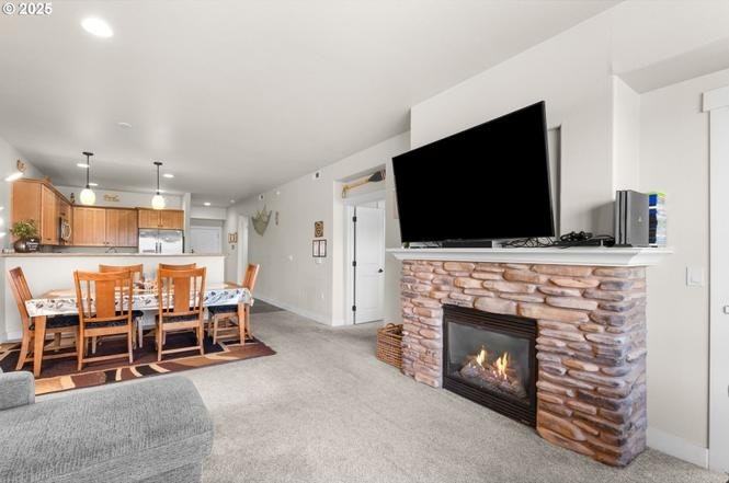 1000 North Holladay Drive, Unit 1000 - Photo 2 of 6