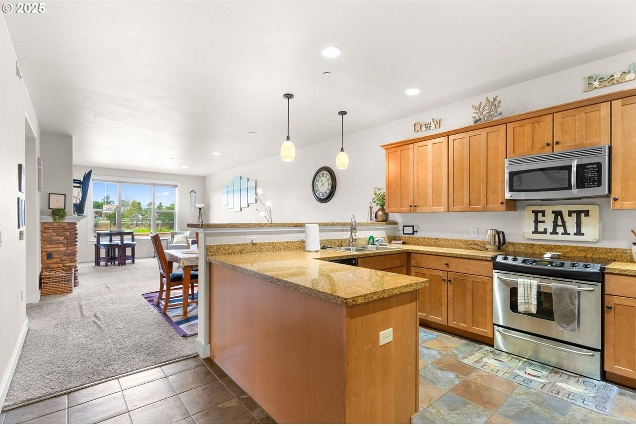 1000 North Holladay Drive, Unit 1000 - Photo 4 of 6