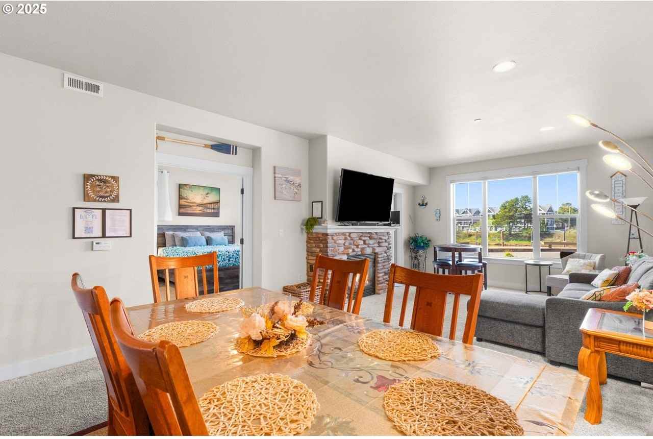 1000 North Holladay Drive, Unit 1000 - Photo 5 of 6