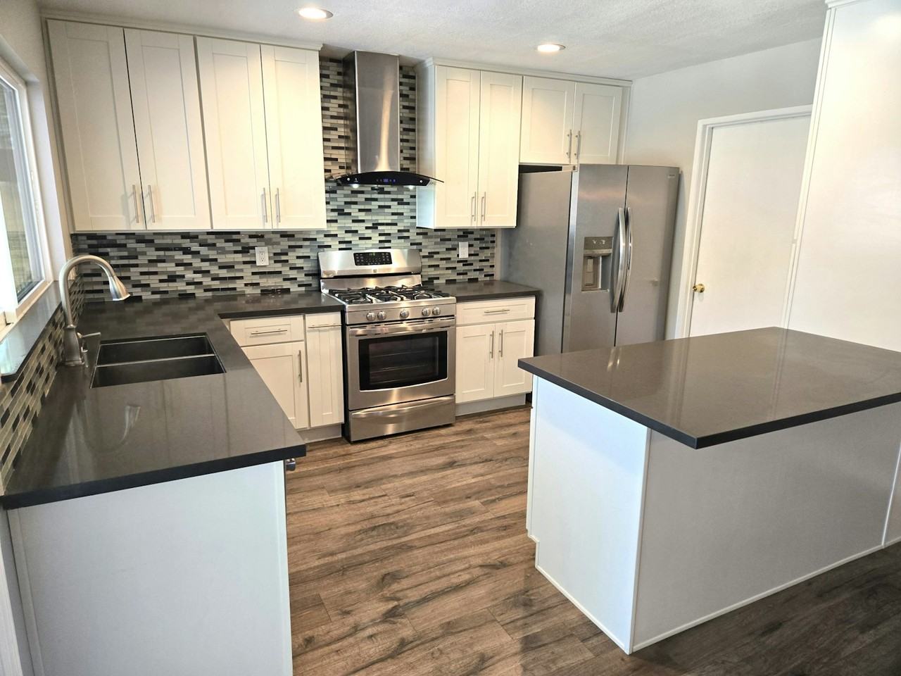3507 Merrimac Avenue - Photo 2 of 22