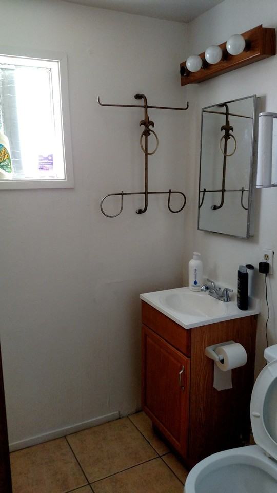 713 West Monroe Avenue, Unit Main House - Photo 5 of 24