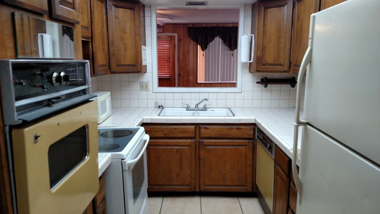 713 West Monroe Avenue, Unit Main House - Photo 6 of 24