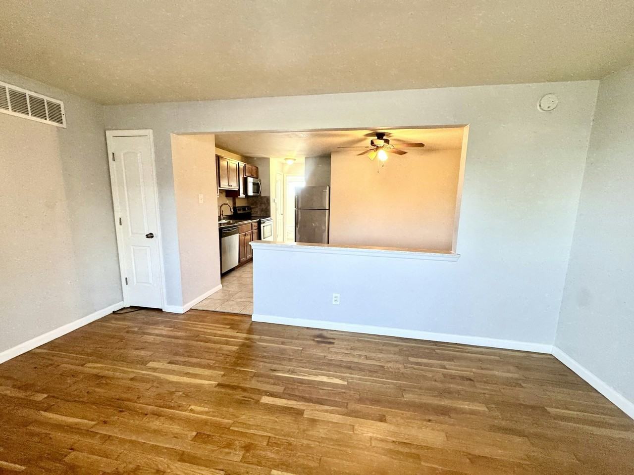 5225 Southwest Avenue, Unit 105 - Photo 5 of 22