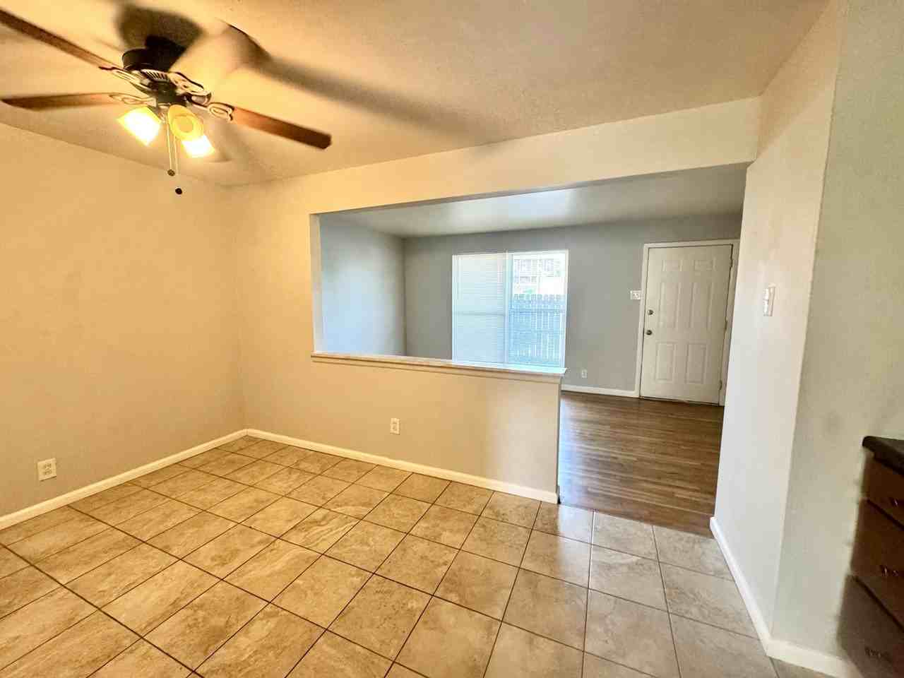 5225 Southwest Avenue, Unit 105 - Photo 6 of 22