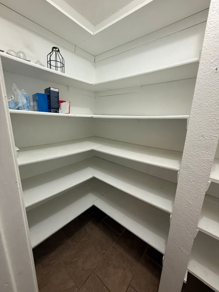 2811 Crownspoint Dr #1 - Photo 6 of 25