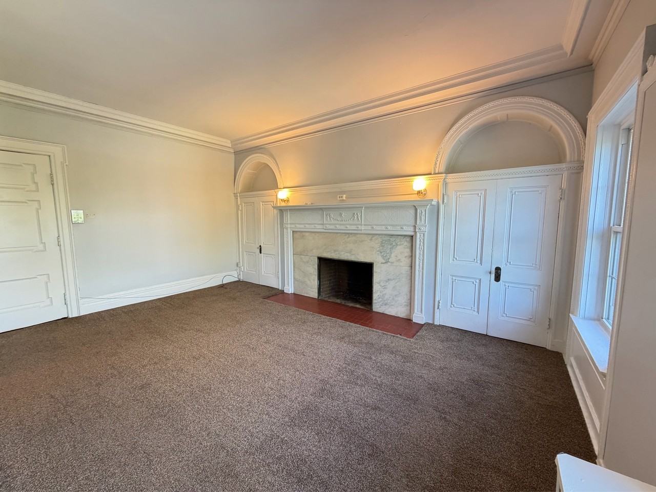479 Delaware Avenue - Photo 5 of 18