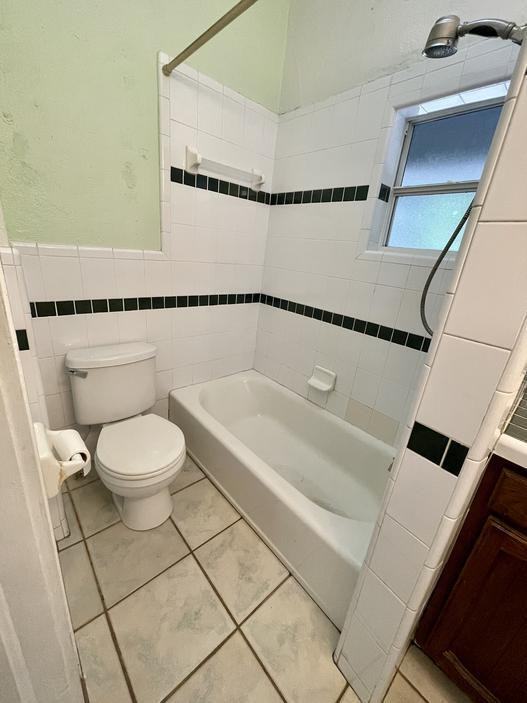 824 Northeast 3rd Avenue - Photo 4 of 9