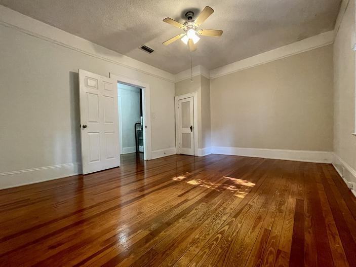 824 Northeast 3rd Avenue - Photo 5 of 9