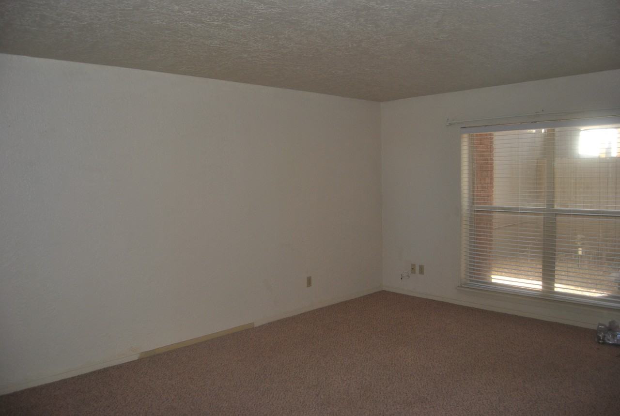 NORTH STANTON ST (4433) - Photo 5 of 24