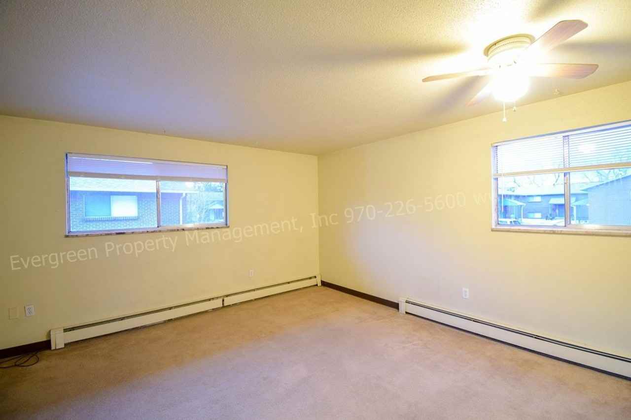 923 James Ct - Photo 4 of 13