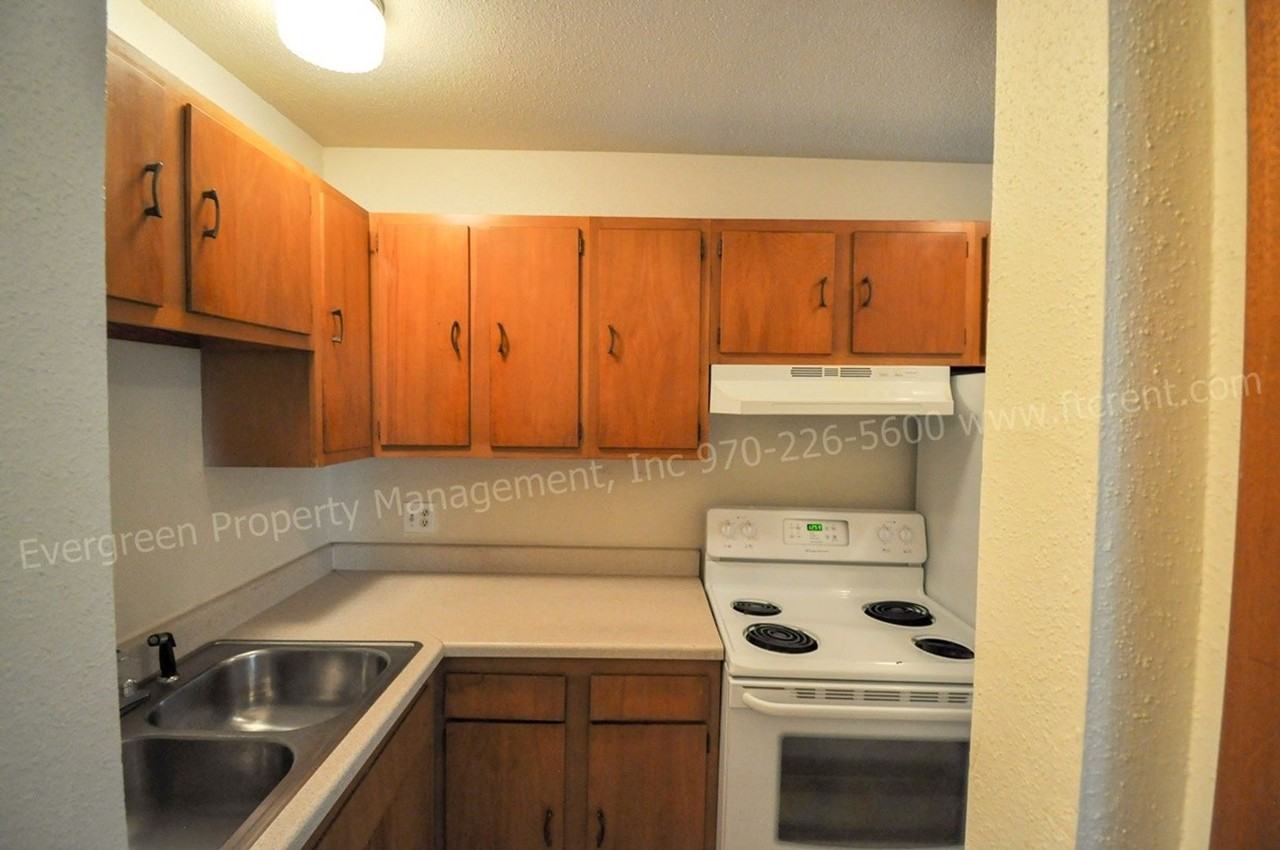923 James Ct - Photo 6 of 13